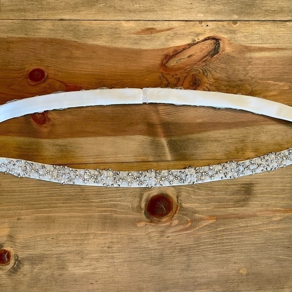 WEDDING BRIDAL TRIM. USE AS A BELT & EXTRA TO EMBELLISH OTHER AREAS - NEW - Picture 2 of 2